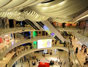 Ceiling curvature sets iapm mall apart