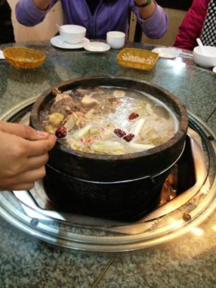 The unique Lulang stone pot chicken